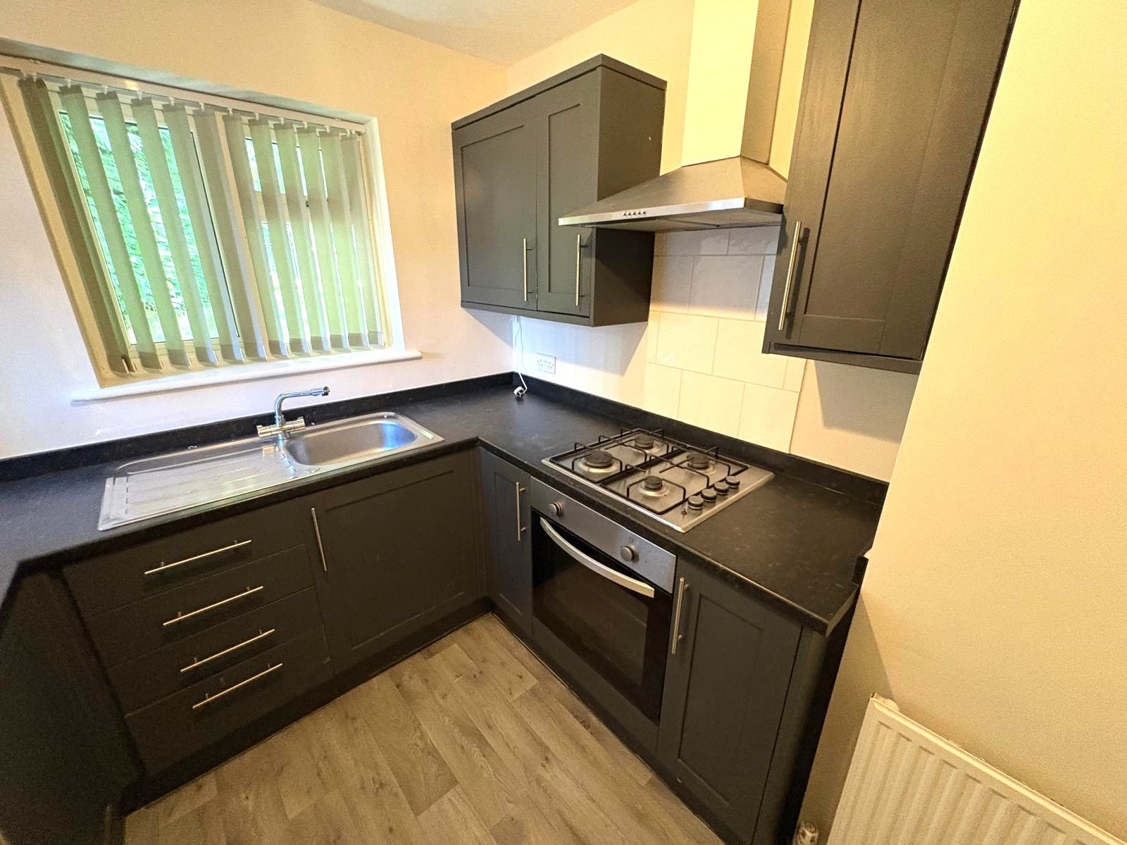 Flat Deanswood Close in Leeds