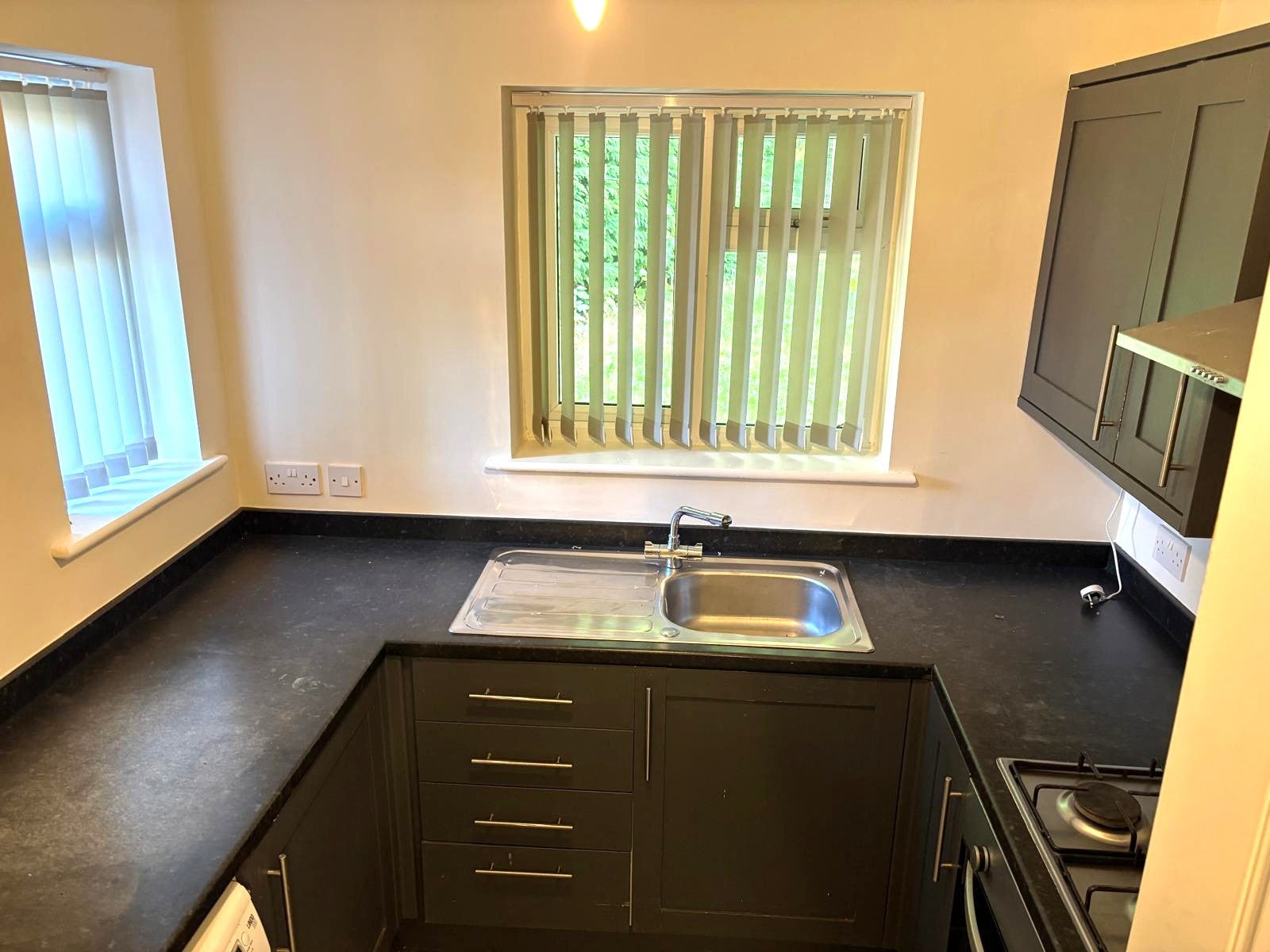Flat Deanswood Close in Leeds