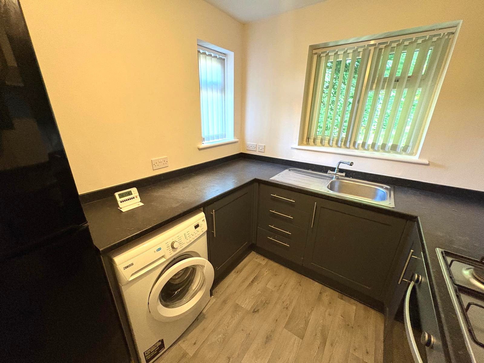 Flat Deanswood Close in Leeds