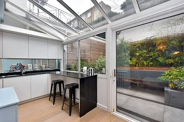 Flat Ovington Square in Greater London
