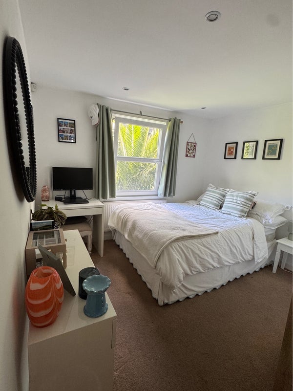 Room Webb's Road in Greater London