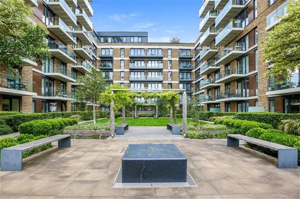 Flat Plumstead Road in London