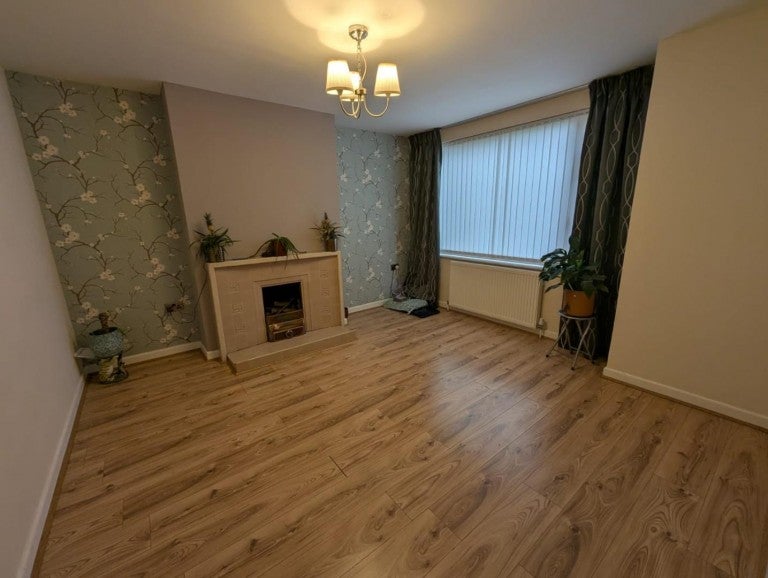 Flat Shirley Road in Coventry