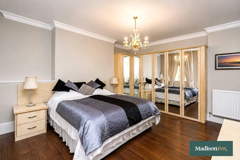 Flat Richmond Drive in Greater London