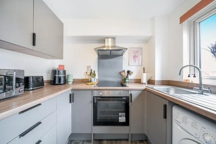 Flat Peartree Avenue in Greater London