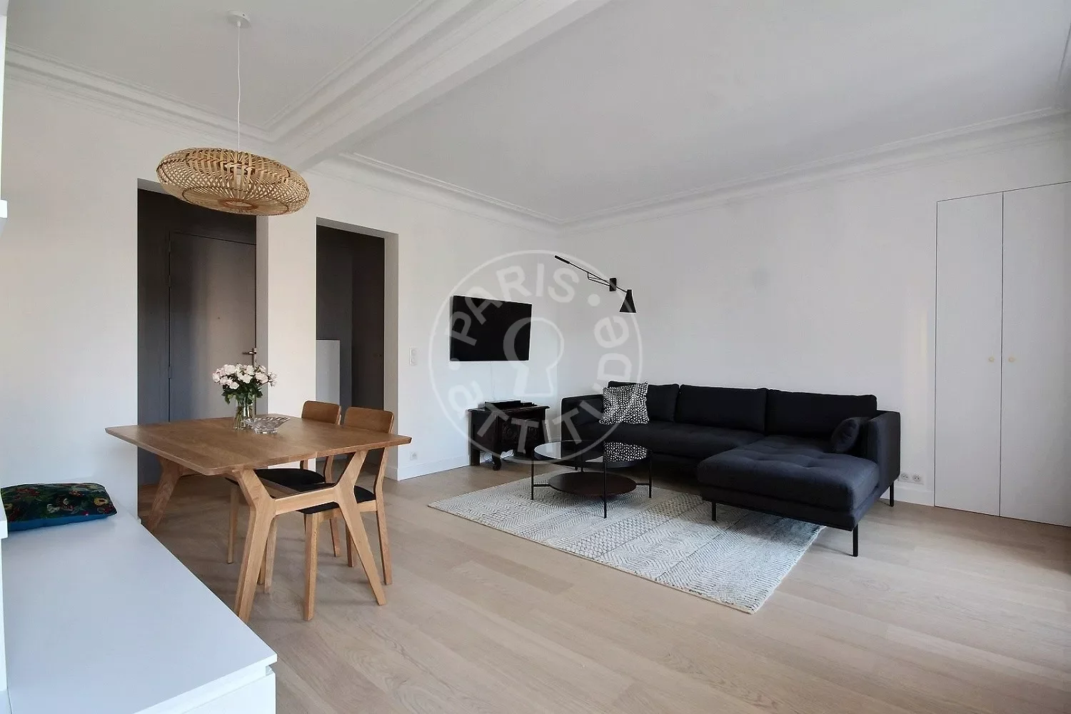 Appartement Rue Salneuve à Paris