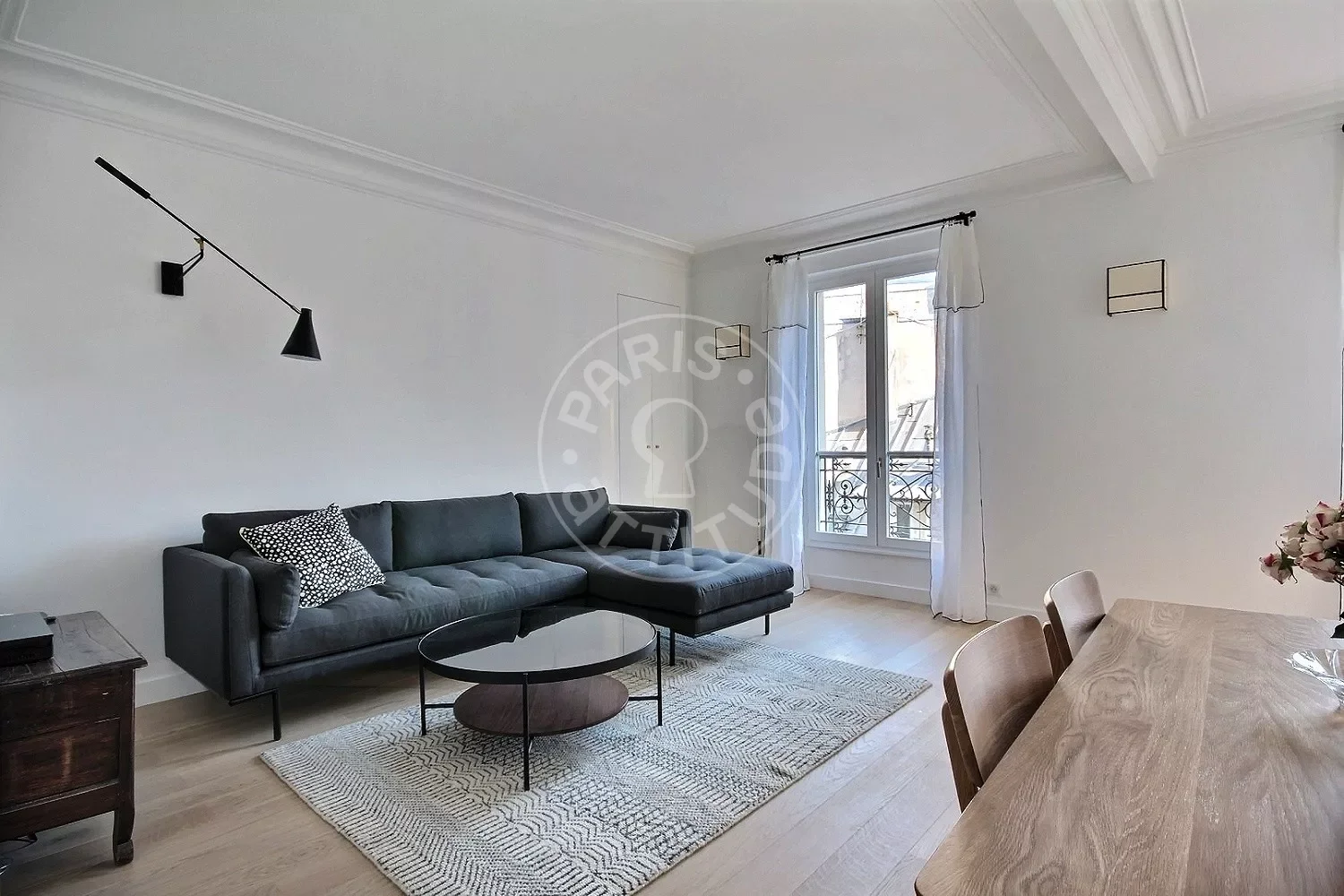 Appartement Rue Salneuve à Paris