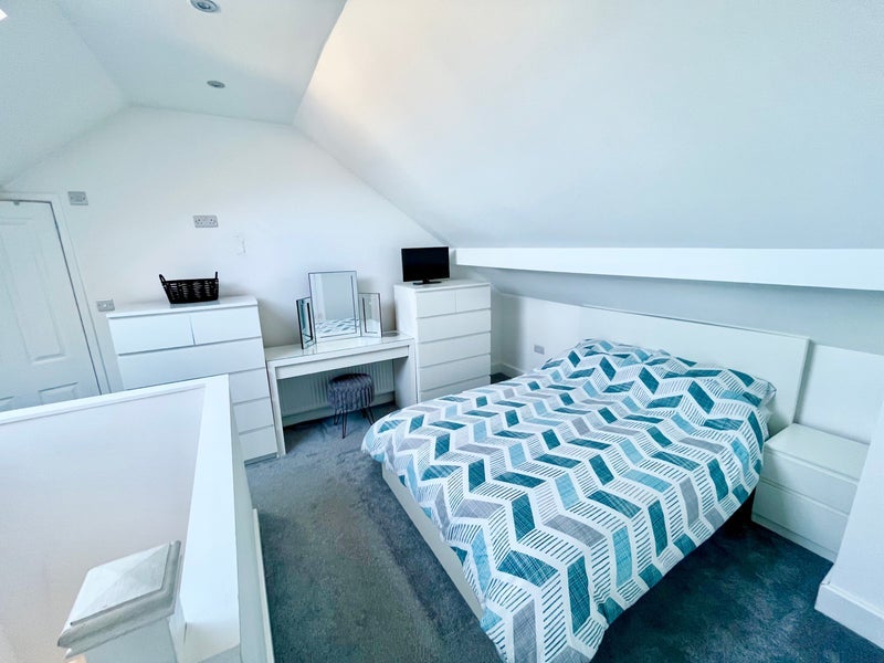 Room Chaworth Road in Gedling