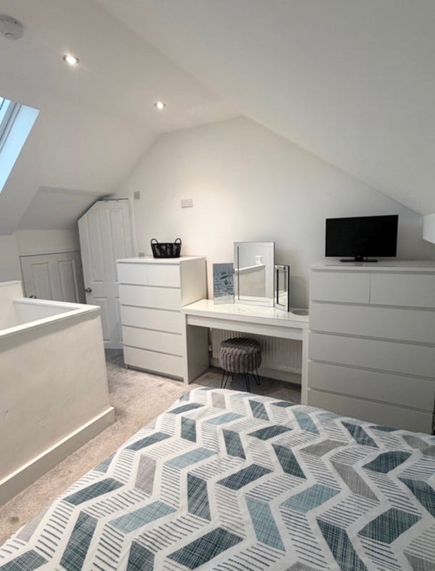 Room Chaworth Road in Gedling