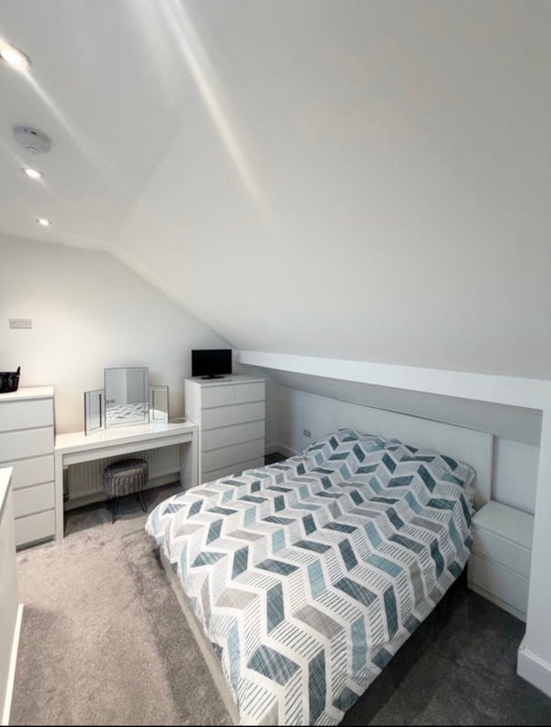 Room Chaworth Road in Gedling