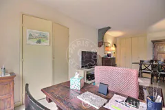 Appartement Rue Marguerite de Rochechouart à Paris
