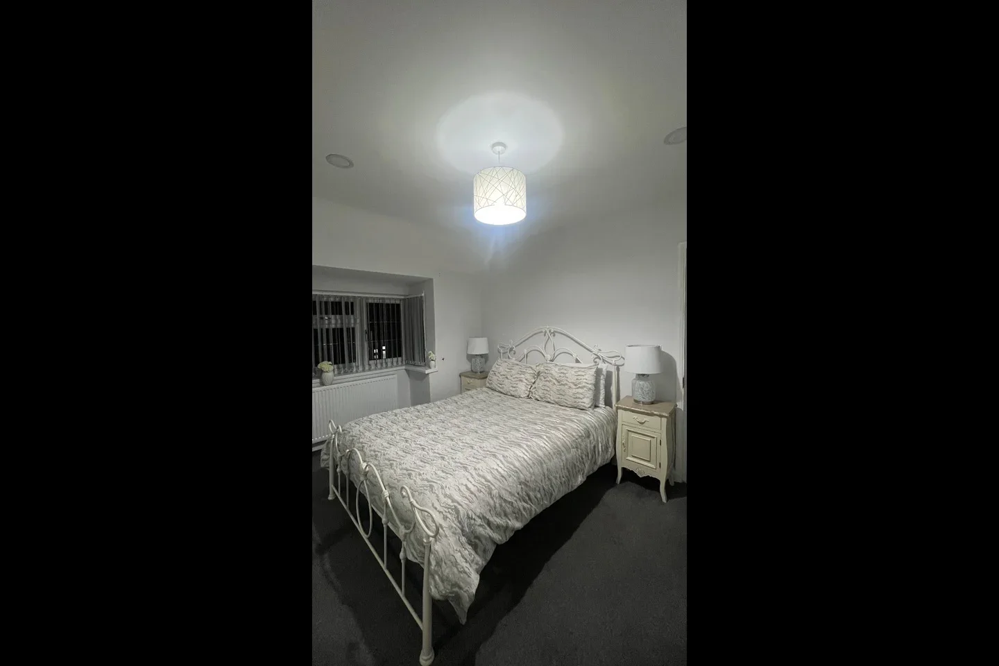 Room Woodland Avenue in Slough