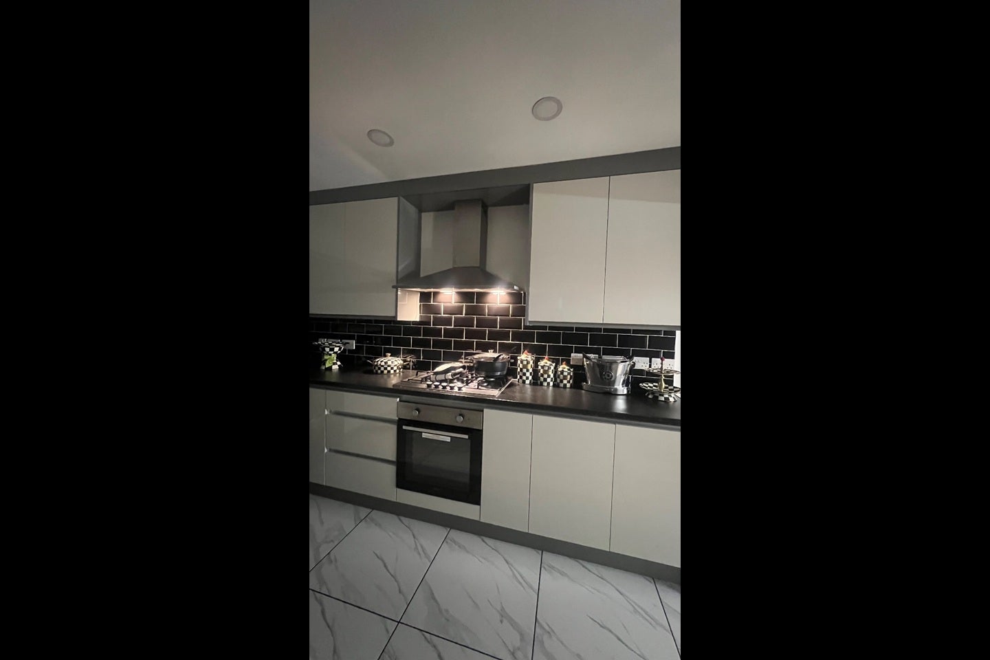 Room Woodland Avenue in Slough
