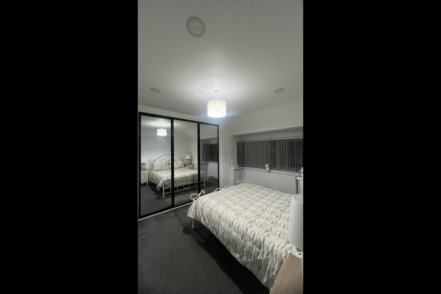 Room Woodland Avenue in Slough