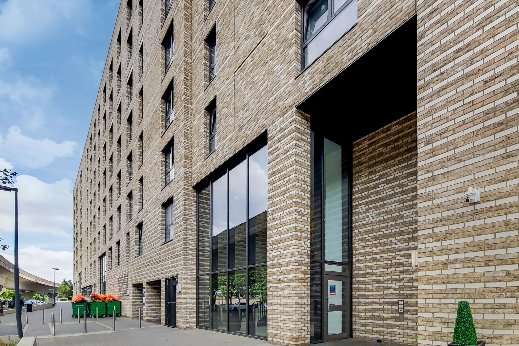 Flat Bramwell Way in Greater London