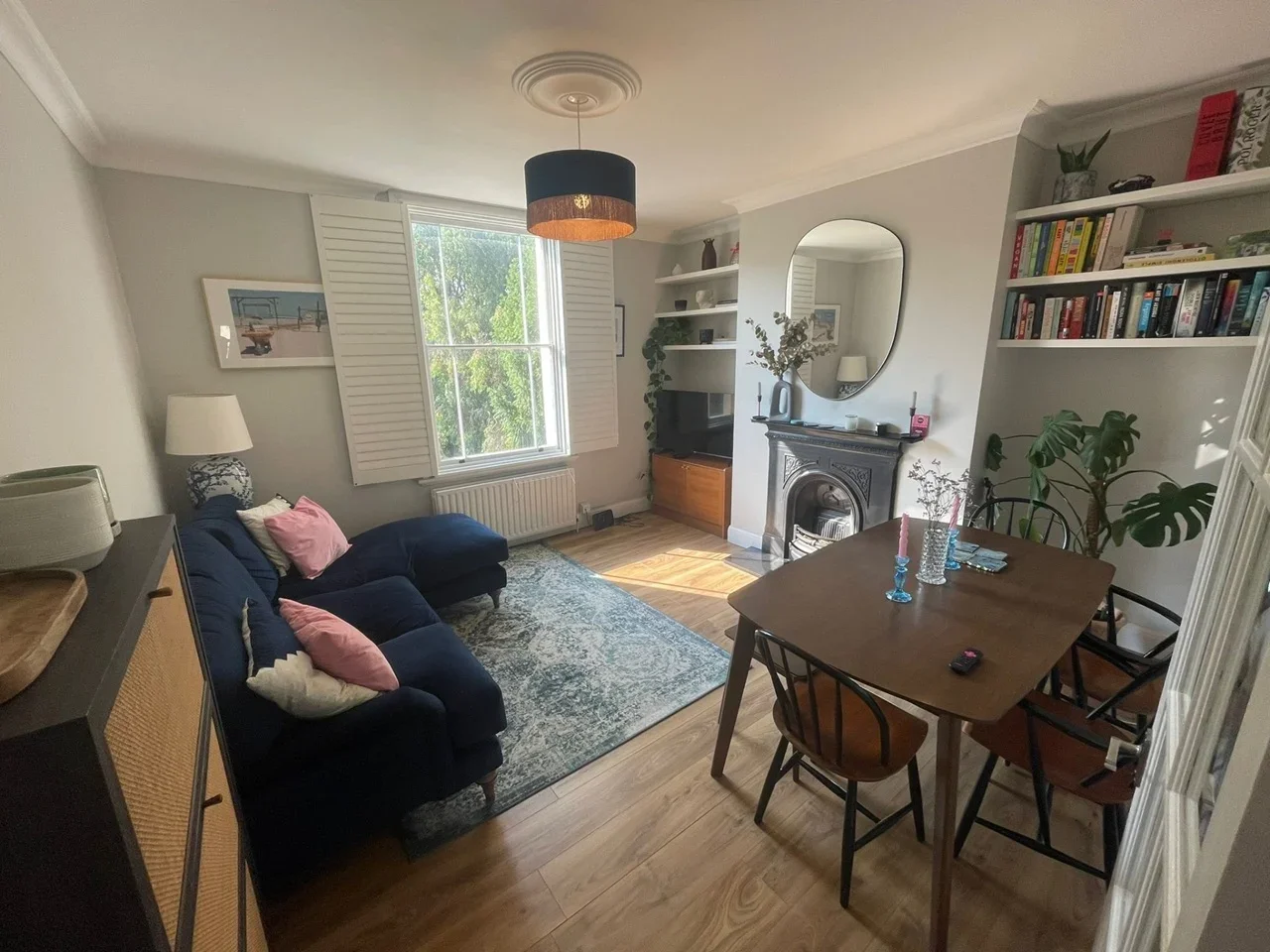 Flat Manor Avenue in Greater London