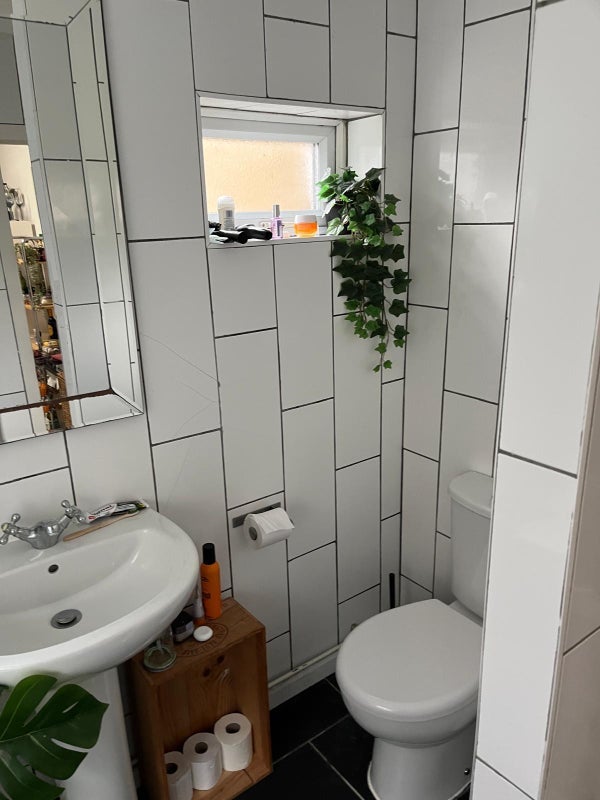 Room Stock Street in Greater London