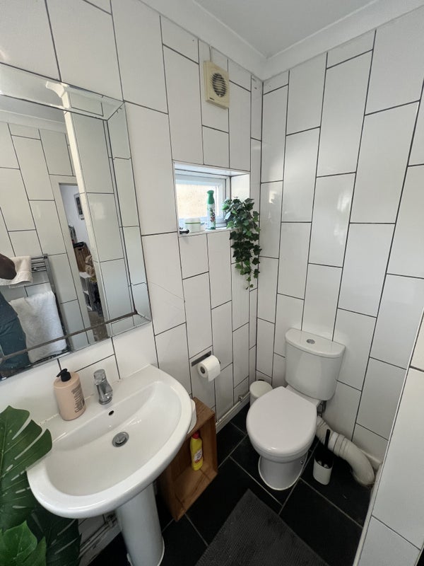 Room Stock Street in Greater London