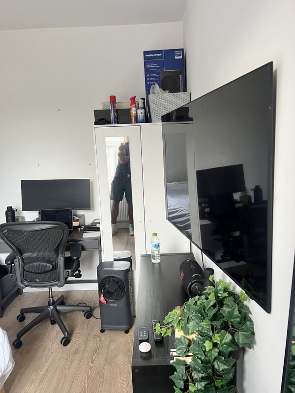 Room Stock Street in Greater London