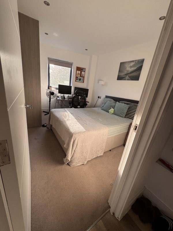 Room Horn Lane in Greater London