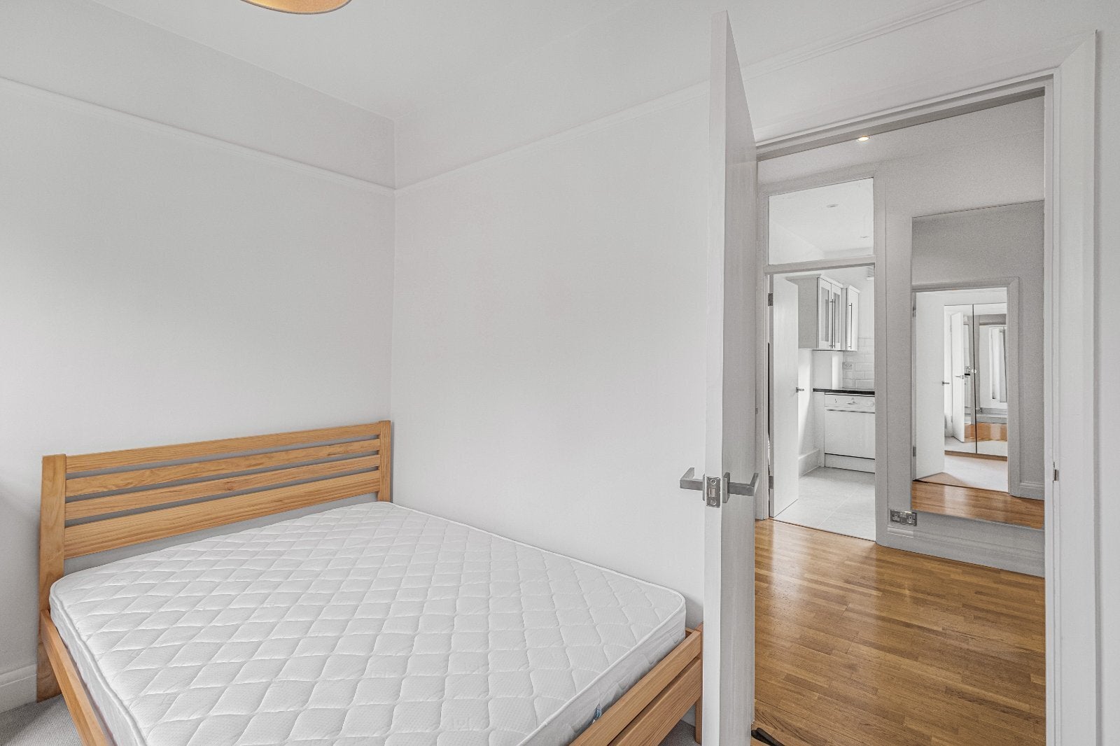 Flat Denbigh Street in City of Westminster
