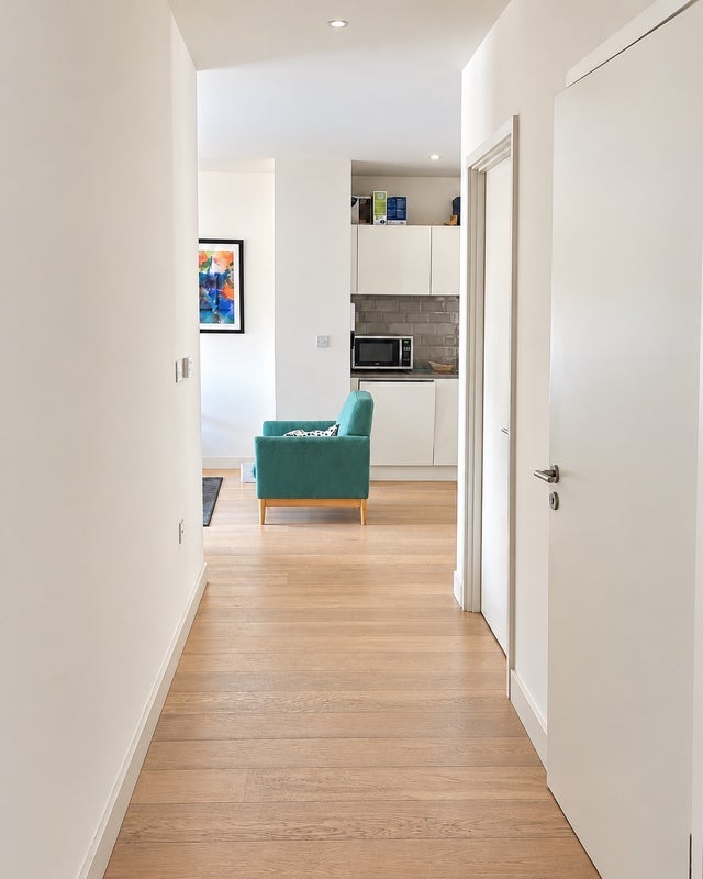 Room Royal Crest Avenue in Greater London