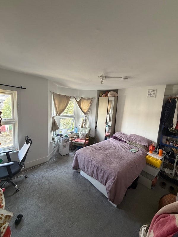 Room Gosterwood Street in Greater London