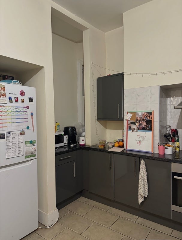 Flat Elgin Avenue in City of Westminster