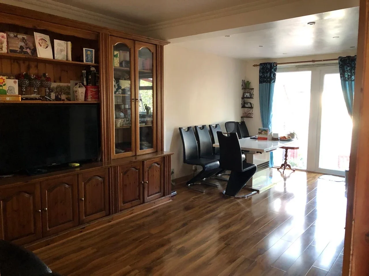 Room Falcon Crescent in Greater London