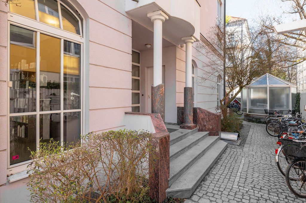 Wohnung Schellingstraße in München