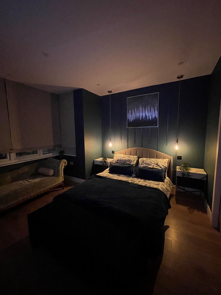 Room District Road in Greater London