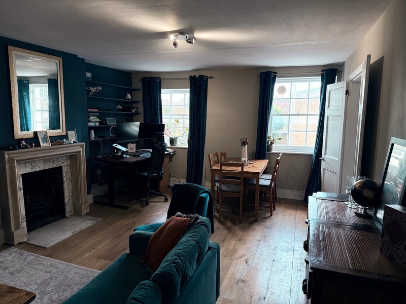 Room Surrey Square in Greater London