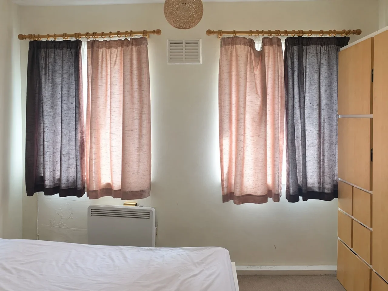 Room Nine Elms Close in Greater London