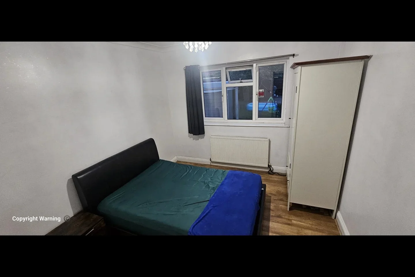 Room Douglas Crescent in Greater London