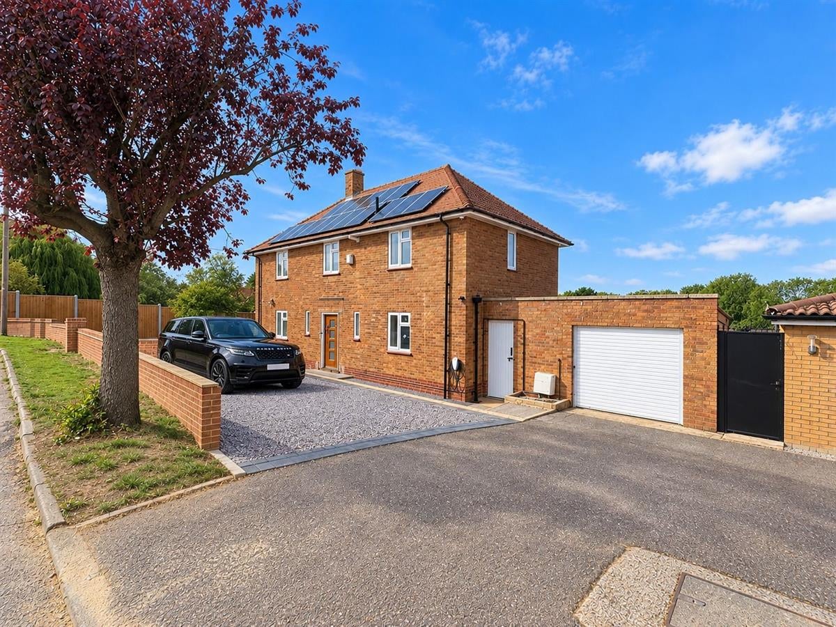 House Hillgrounds Road in Kempston