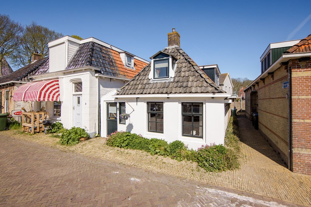 Huis Kleine Buren 3 in Pingjum