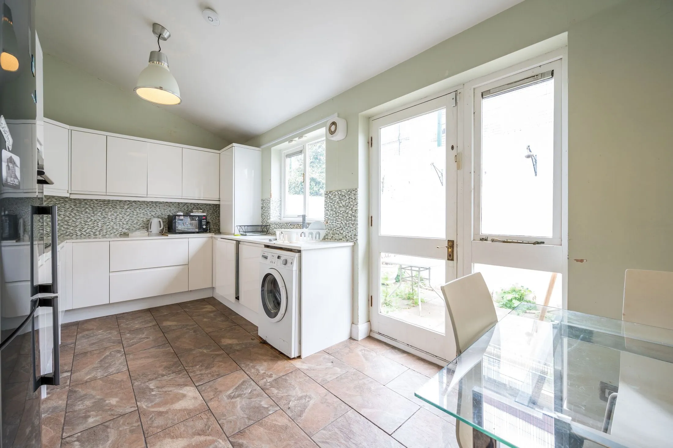 Flat Cleveland Way in Greater London