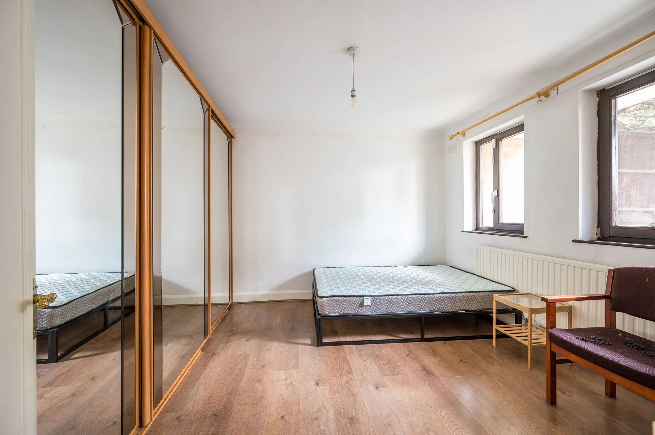 Flat Cleveland Way in Greater London