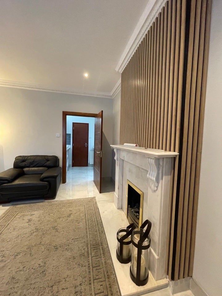 Flat Eastcote Lane in Greater London