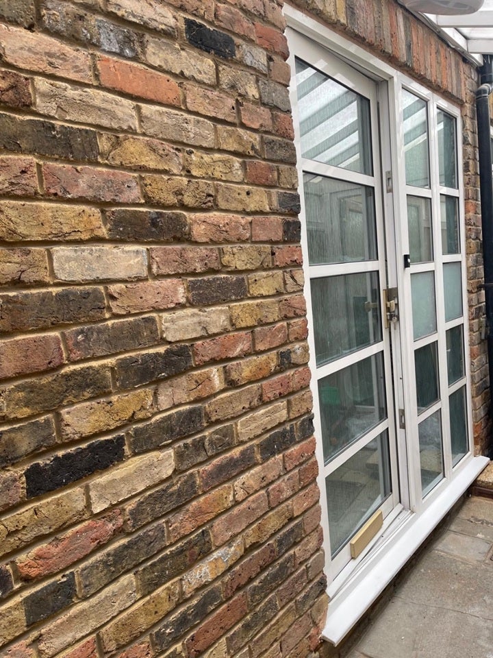 Flat Eastcote Lane in Greater London