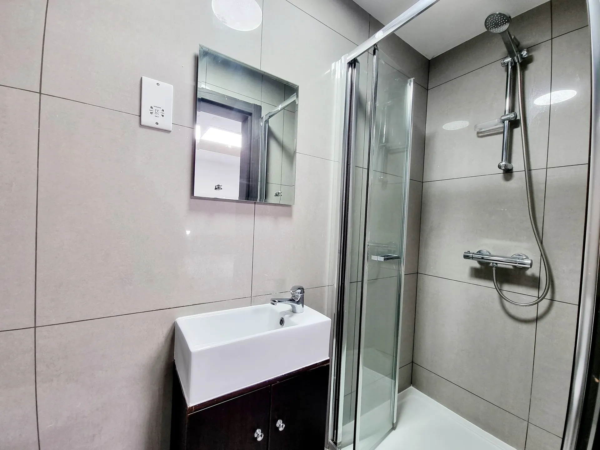 Room Bycroft Street in Greater London