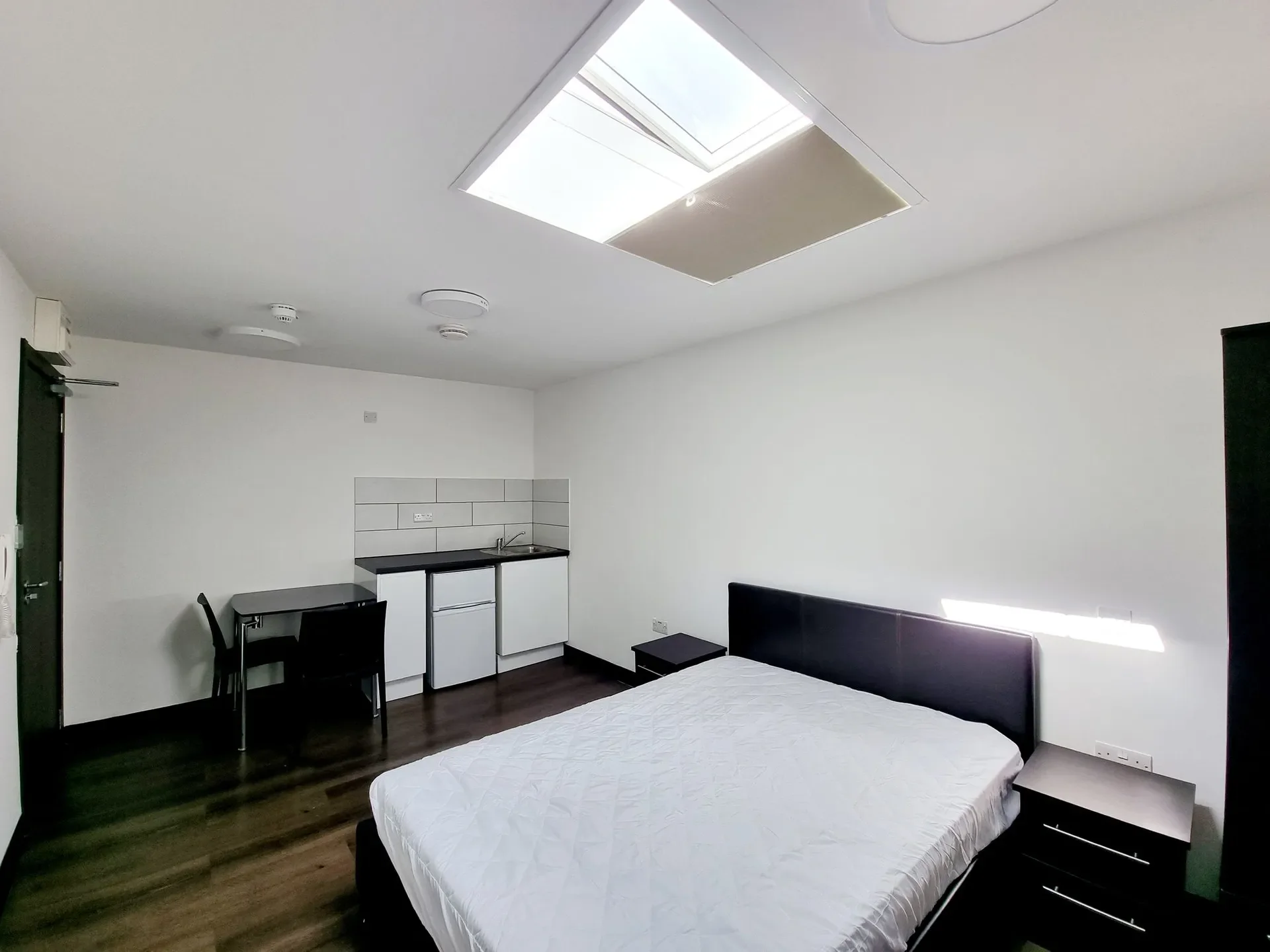 Room Bycroft Street in Greater London