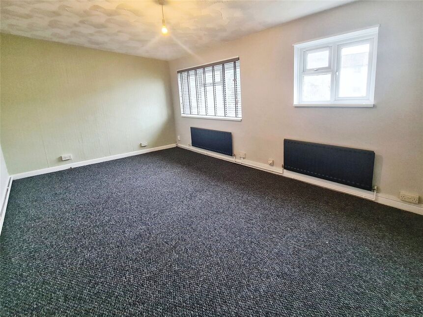 Flat Maplin Road in Southampton