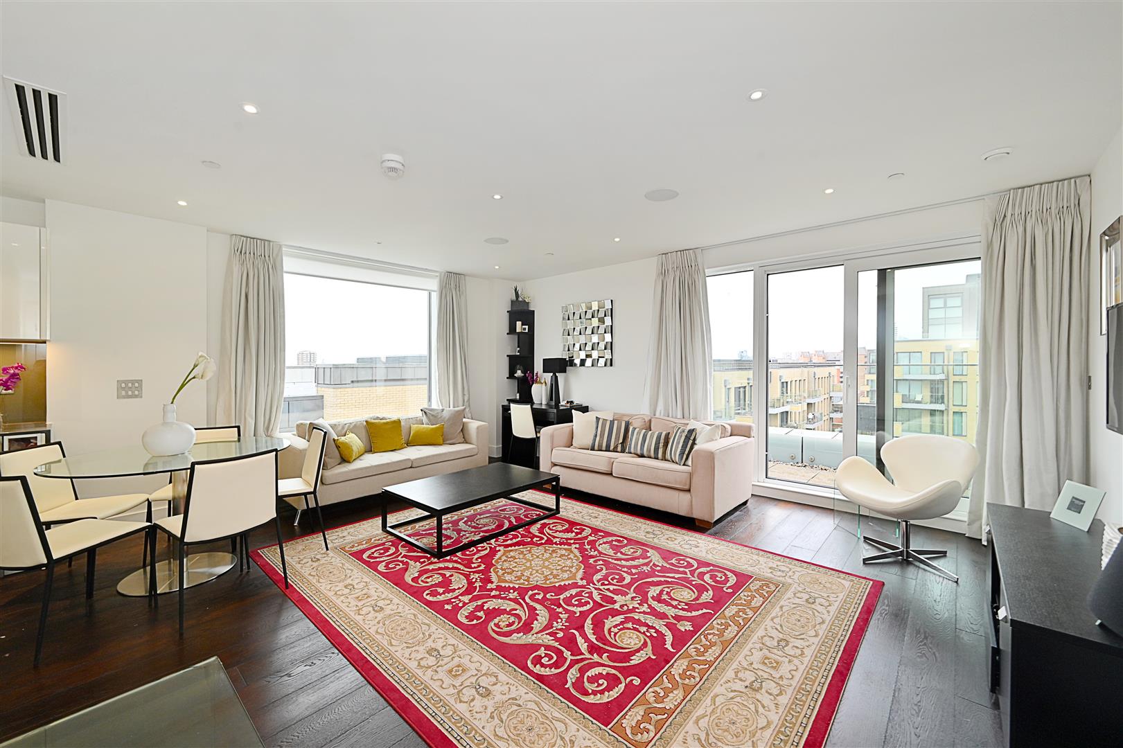 Flat Central Avenue in Greater London
