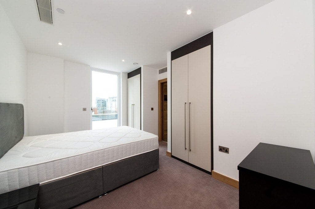 Flat Harrow Road in City of Westminster
