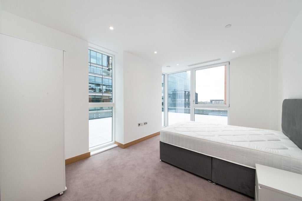 Flat Harrow Road in City of Westminster