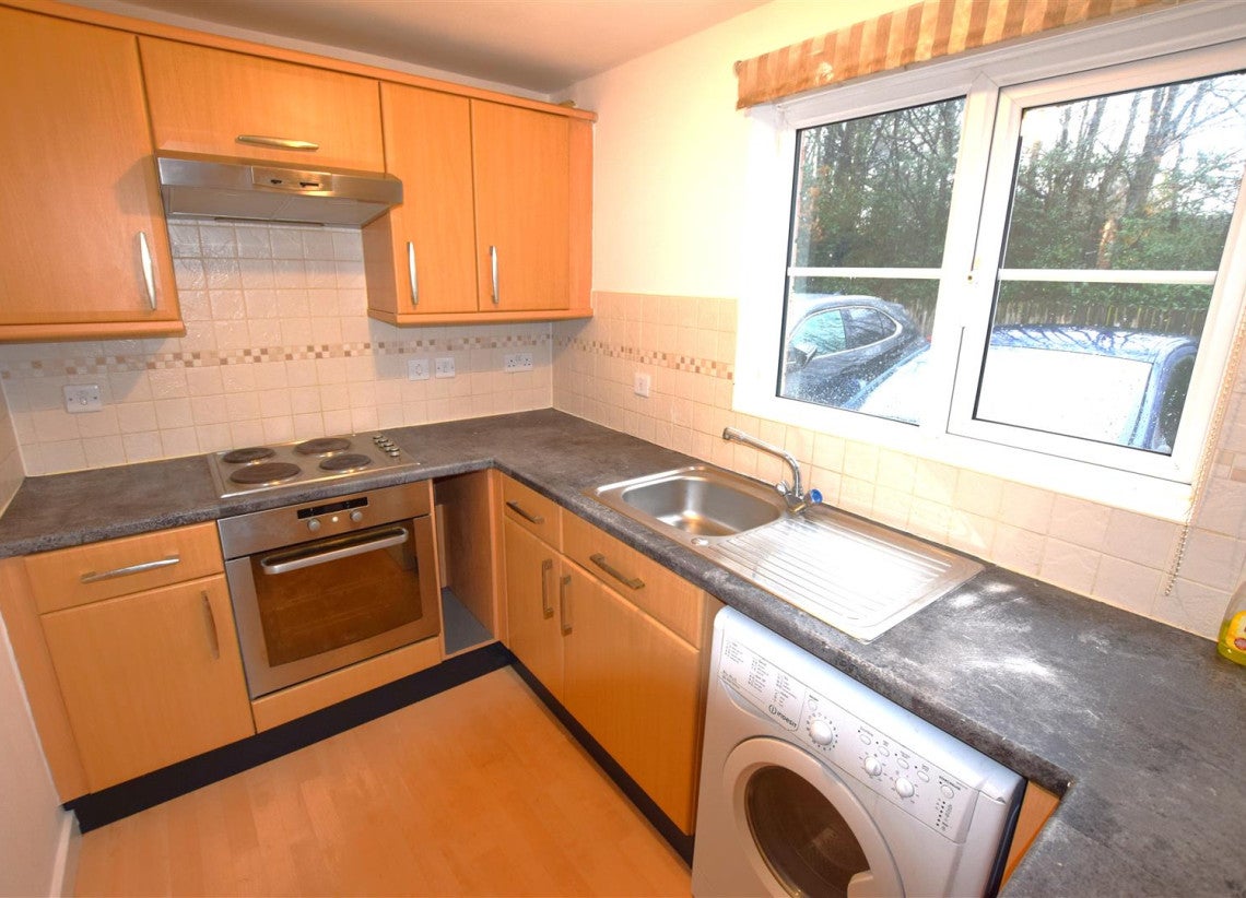 Flat Hickory Close in Coventry