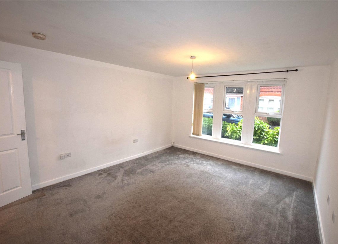 Flat Hickory Close in Coventry