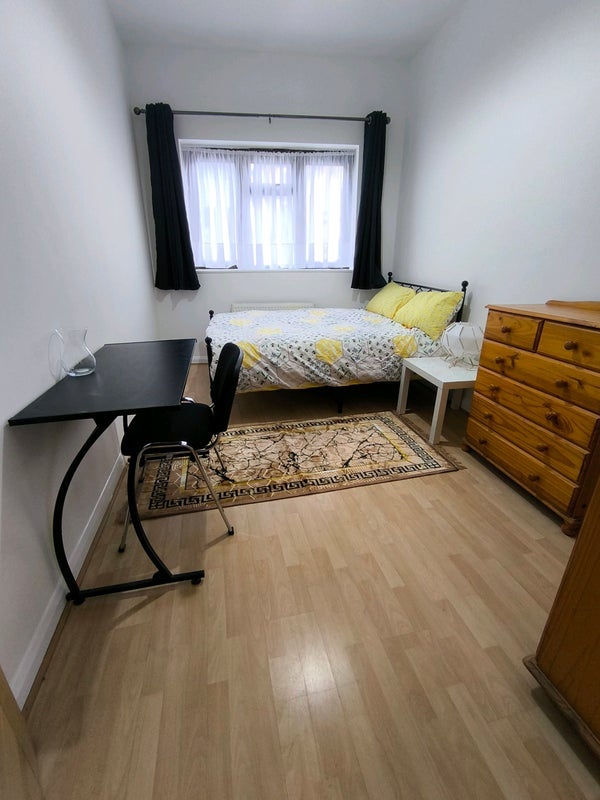 Room Wellspring Close in Greater London