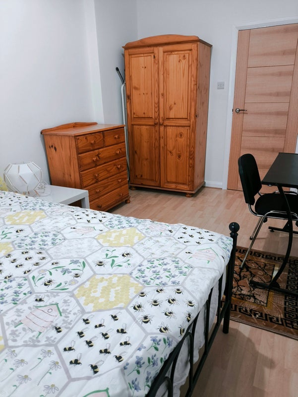 Room Wellspring Close in Greater London